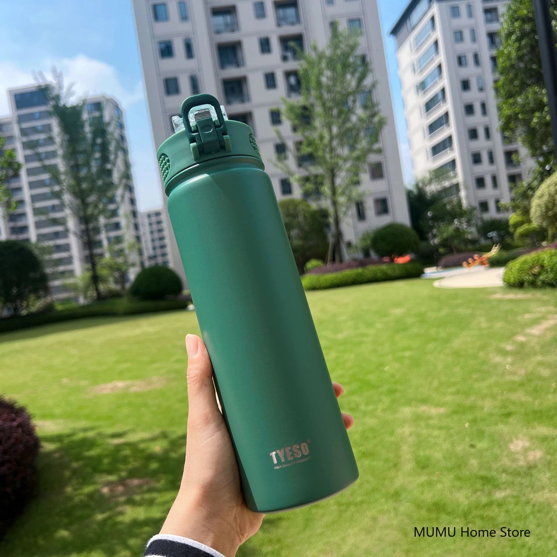 TYESO 750ml insulated bottle green color